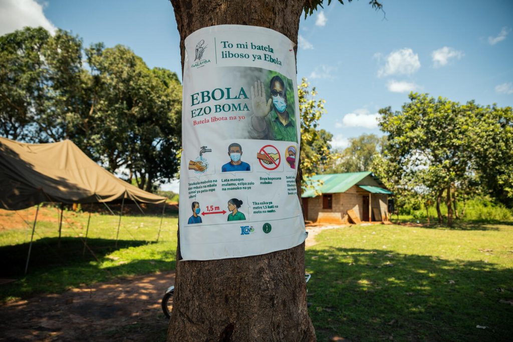 Fin septembre 2026, la directrice régionale d’urgence de l’OMS pour l’Afrique, Mme Marie Roseline Bélizaire, s’est rendue dans la province du Haut-Uélé, en République démocratique du Congo, pour soutenir la lutte contre l’épidémie d’Ebola en cours et rencontrer l’OMS et ses partenaires sanitaires sur place ainsi que les communautés locales. Fin septembre 2026, la directrice régionale d’urgence de l’OMS pour l’Afrique, Mme Marie Roseline Bélizaire, s’est rendue dans la province du Haut-Uélé, en République démocratique du Congo, pour soutenir la lutte contre l’épidémie d’Ebola en cours et rencontrer l’OMS et ses partenaires sanitaires sur place ainsi que les communautés locales.